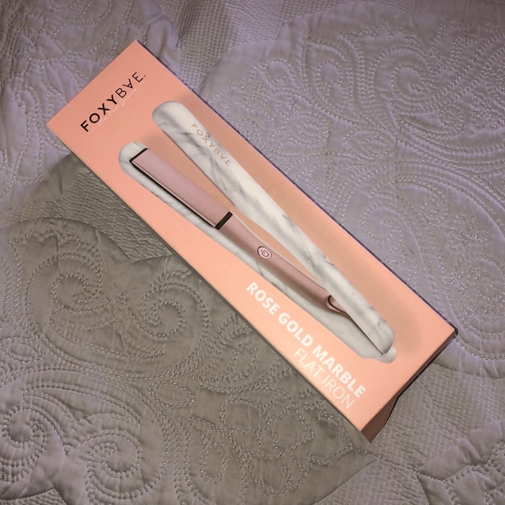 Foxy Bae Flat Iron